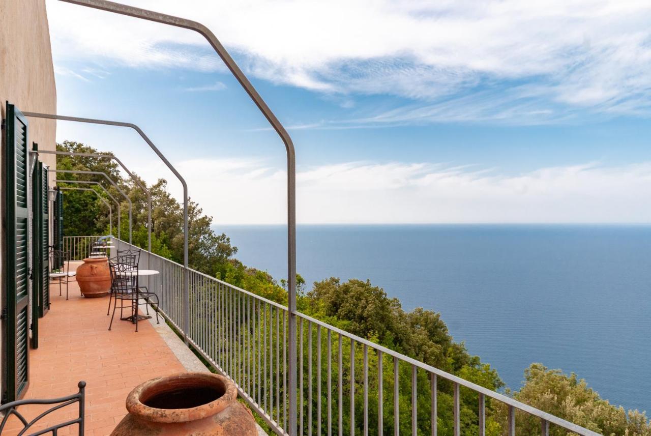 Castello Di Populonia Villa A Mare Exterior photo